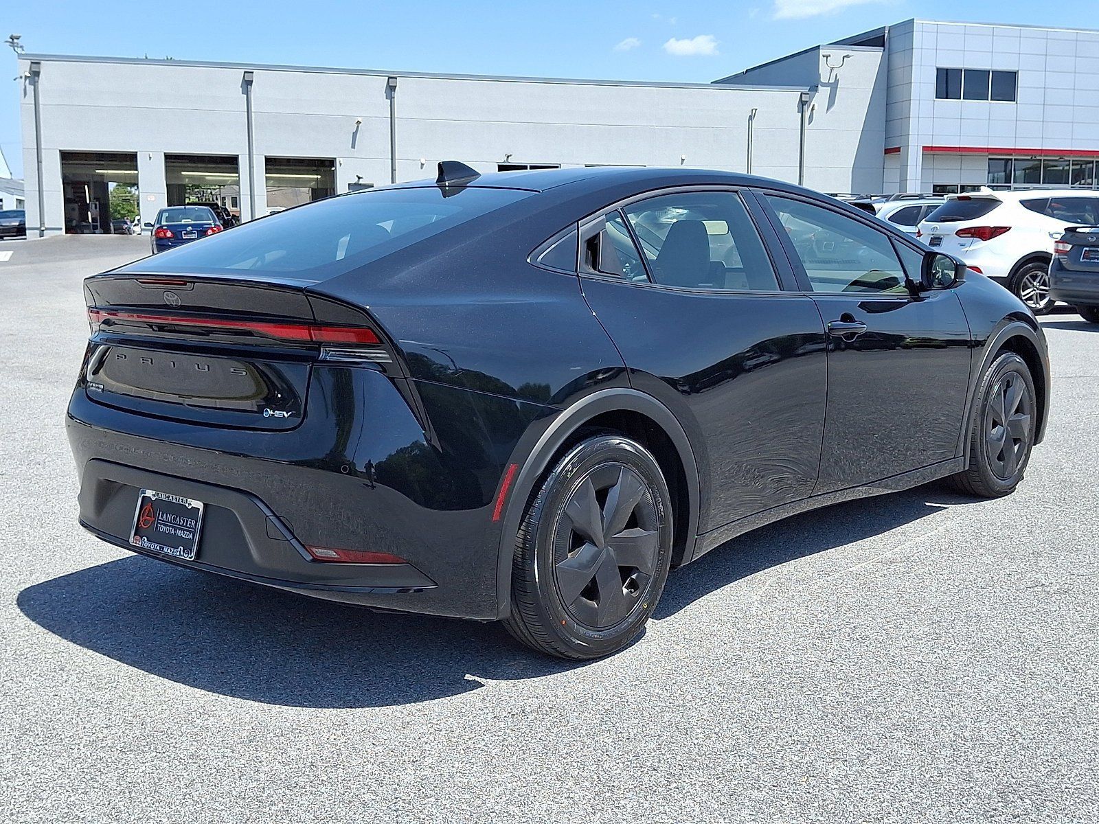 Used 2025 Toyota Prius LE FWD image 7