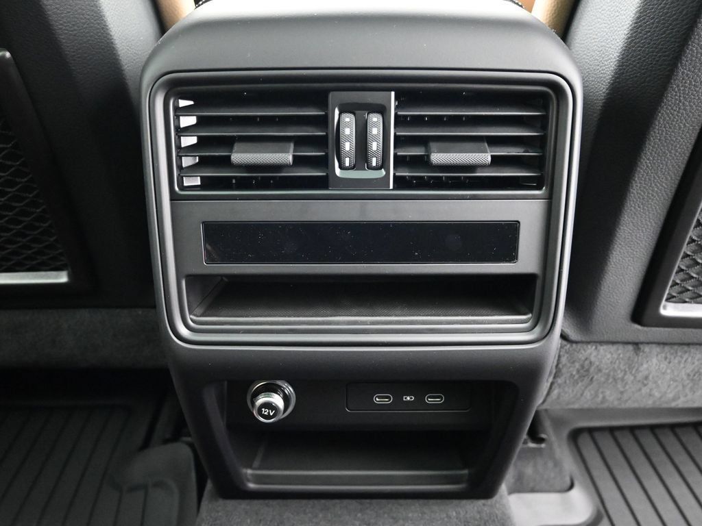 Certified 2026 Porsche Cayenne AWD/4WD image 8