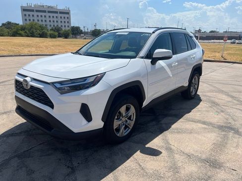 Used 2024 Toyota RAV4 LE AWD/4WD image 12