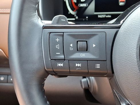 Certified 2023 Nissan Pathfinder Platinum w/ Black Appearance Package image 26