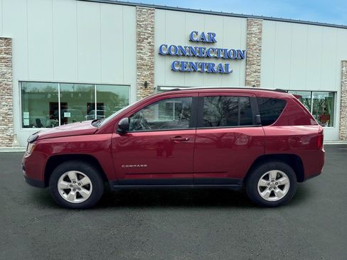 Used 2015 Jeep Compass Sport w/ Power Value Group FWD image 2