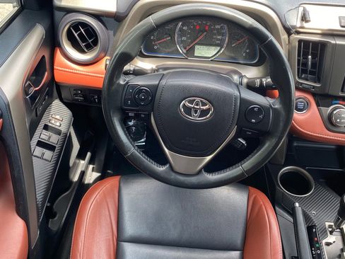 Used 2014 Toyota RAV4 Limited w/ Technology Package AWD/4WD image 7