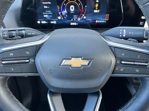 Used 2025 Chevrolet Equinox LT w/ Convenience Package II image 33