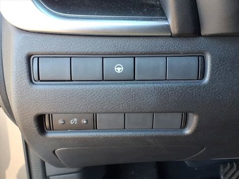 Used 2022 Nissan Rogue SV image 14