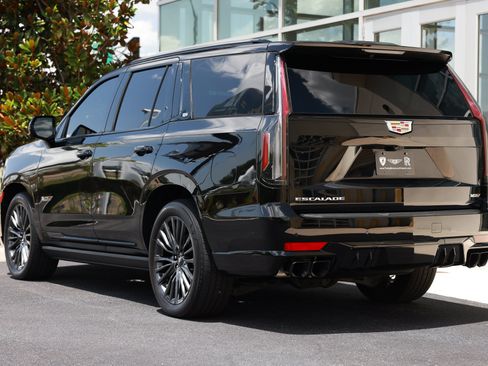 Used 2024 Cadillac Escalade V w/ LPO, Floor Liner Package AWD/4WD image 8