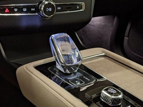 New 2026 Volvo XC90 B6 Ultra image 25