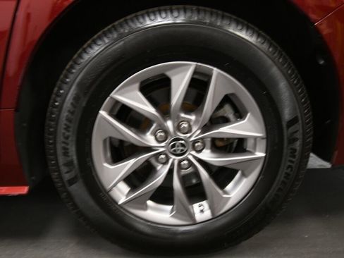 Used 2021 Toyota Sienna LE FWD image 31