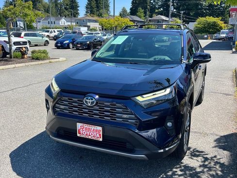 Certified 2022 Toyota RAV4 Limited w/ Limited Grade Weather Package AWD/4WD image 4
