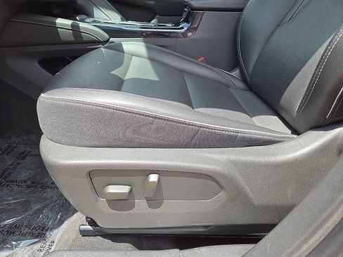 Used 2023 Buick Envision Essence FWD image 24