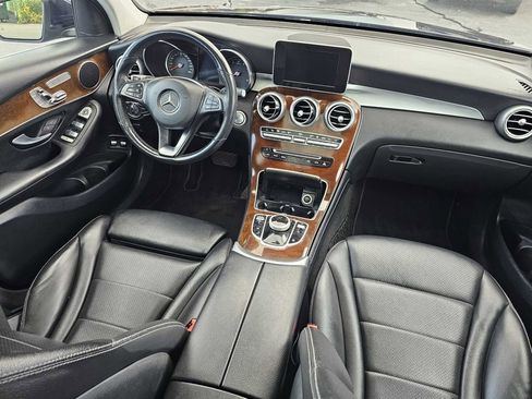 Used 2019 Mercedes-Benz GLC 350e 4MATIC image 23