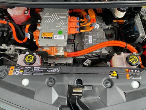 Used 2019 Chevrolet Bolt LT FWD image 10
