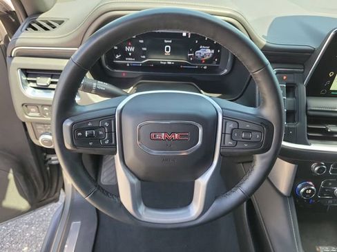 Certified 2023 GMC Yukon SLT w/ SLT Luxury Package AWD/4WD image 27