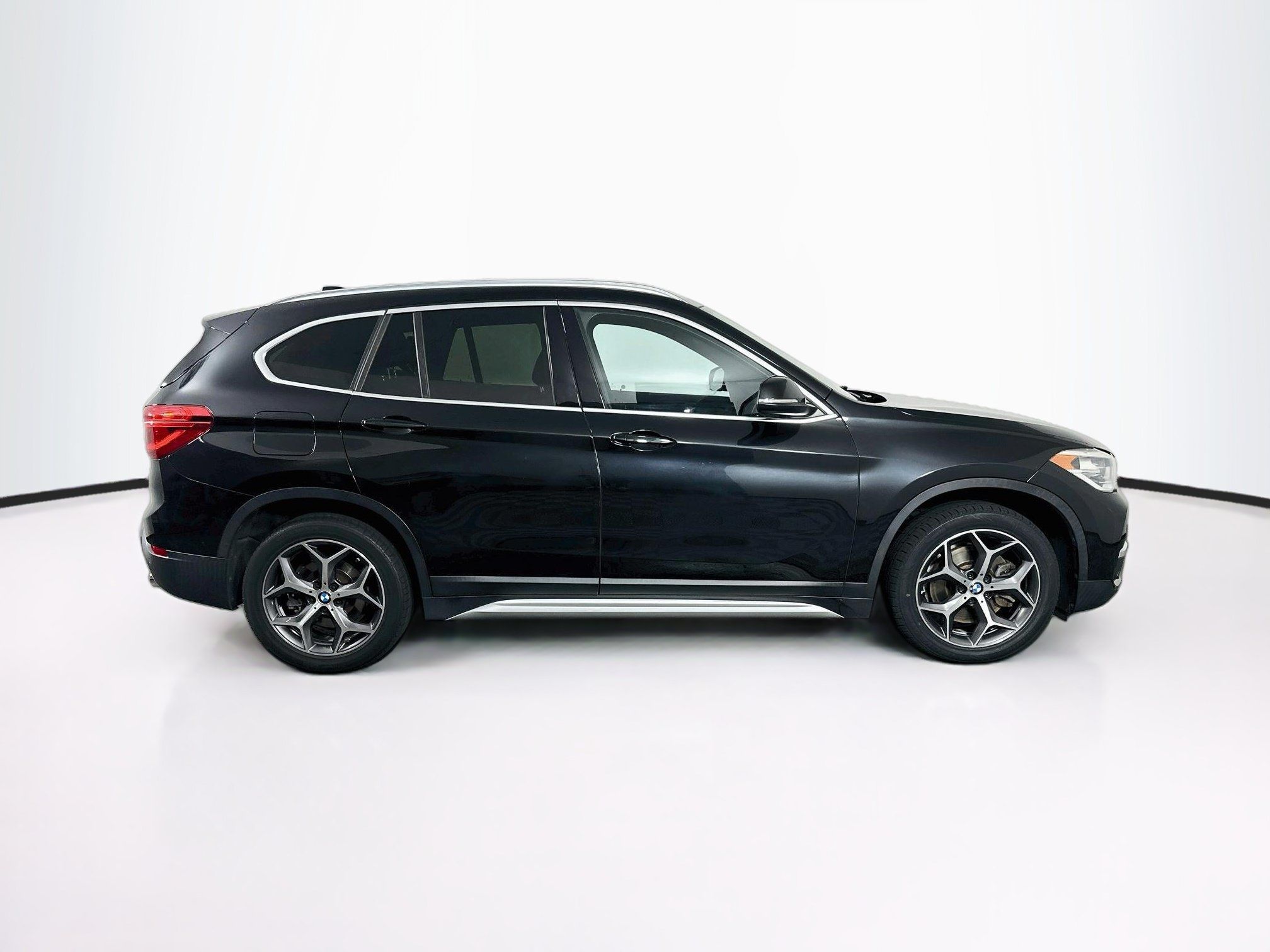 Used 2019 BMW X1 xDrive28i w/ Convenience Package AWD/4WD image 10