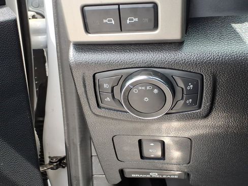 Used 2021 Ford F250 Lariat w/ Lariat Value Package AWD/4WD image 35