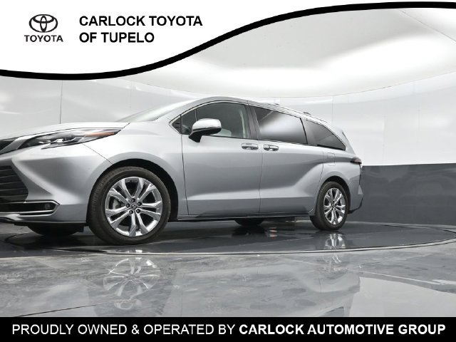 Used 2023 Toyota Sienna Platinum FWD image 60
