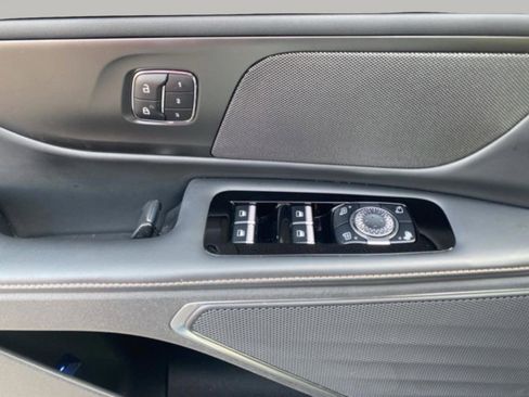 Used 2024 Lincoln Nautilus Reserve w/ Jet Appearance Package (87T) image 18