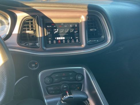 Used 2018 Dodge Challenger R/T w/ Driver Convenience Group image 8