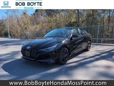 Used 2022 Hyundai Elantra SEL w/ Convenience Package image 1