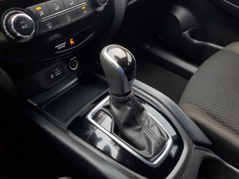 Used 2021 Nissan Rogue Sport S image 22