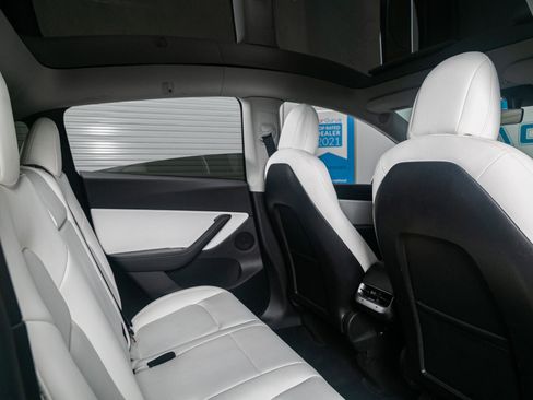 Used 2021 Tesla Model Y Performance image 29