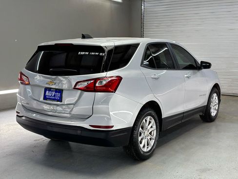 Used 2020 Chevrolet Equinox LS w/ LS Convenience Package FWD image 8