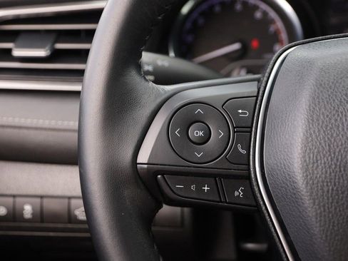 Used 2020 Toyota Camry SE image 11