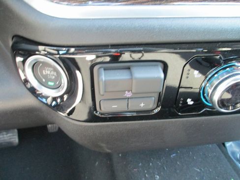 New 2026 GMC Sierra 2500 SLE w/ SLE Value Package; image 16