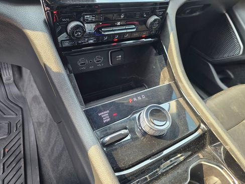 Used 2022 Jeep Grand Cherokee L Limited AWD/4WD image 21