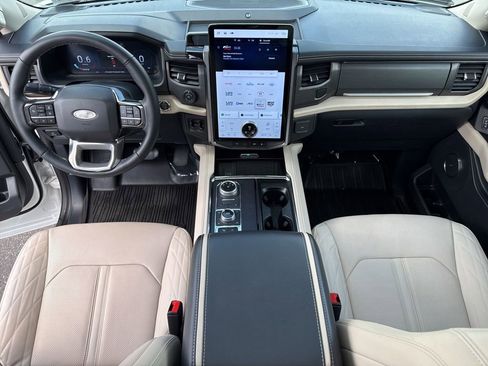Used 2024 Ford Expedition Max Platinum AWD/4WD image 15