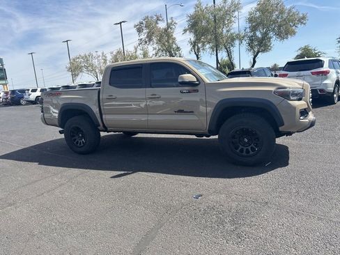 Used 2020 Toyota Tacoma TRD Off-Road w/ Technology Package AWD/4WD image 8