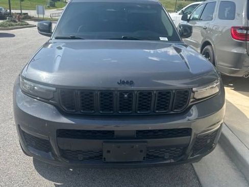 Used 2022 Jeep Grand Cherokee L Limited w/ Luxury Tech Group II RWD image 5