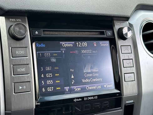 Used 2015 Toyota Tundra SR5 w/ SR5 Upgrade Package image 17