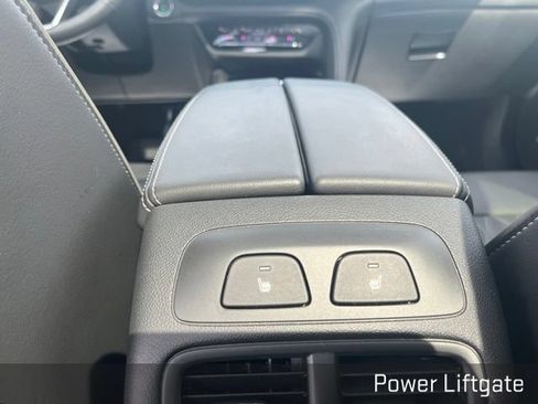 Used 2023 Buick Envision Avenir AWD/4WD image 37