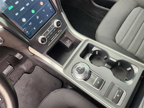 Used 2024 Ford Edge SE w/ Black Appearance Package image 17