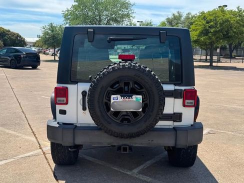 Used 2015 Jeep Wrangler Unlimited Sport w/ Connectivity Group image 6