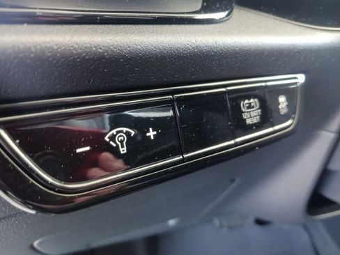 Used 2024 Kia Niro EX image 37