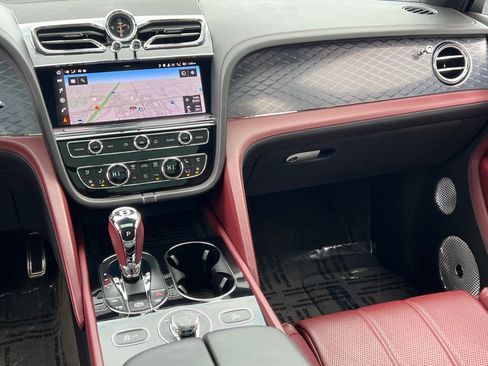Used 2023 Bentley Bentayga Extended Wheelbase image 30