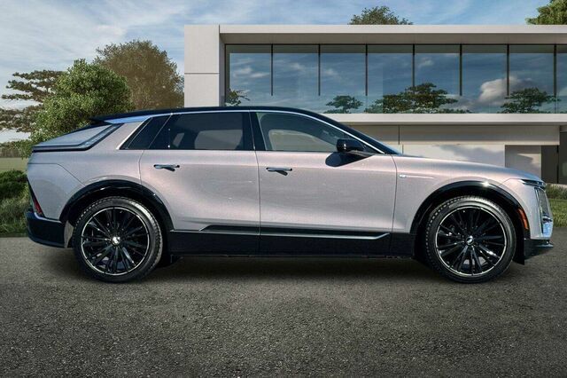 Certified 2024 Cadillac Lyriq Luxury w/ Nappa Leather Package AWD/4WD image 3