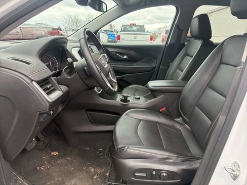 Certified 2024 GMC Terrain SLT image 17