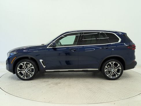 Used 2026 BMW X5 xDrive40i w/ Premium Package AWD/4WD image 2