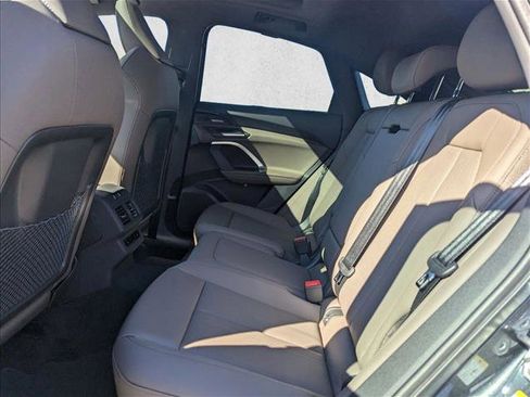 New 2025 Audi Q5 Prestige image 17