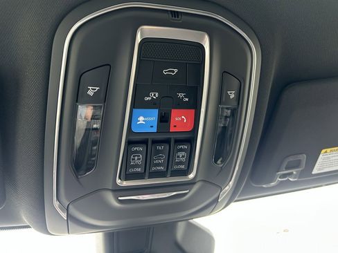 New 2025 Jeep Grand Cherokee L Limited image 25