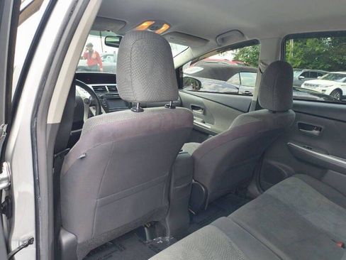 Used 2013 Toyota Prius V image 12