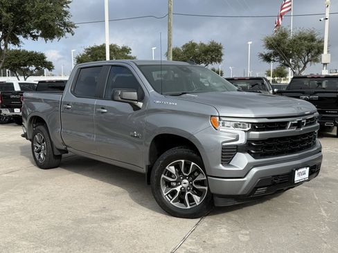 Used 2024 Chevrolet Silverado 1500 RST image 2