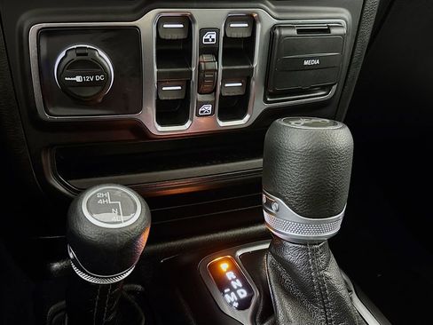 Used 2020 Jeep Wrangler Unlimited Sport w/ Technology Group image 13