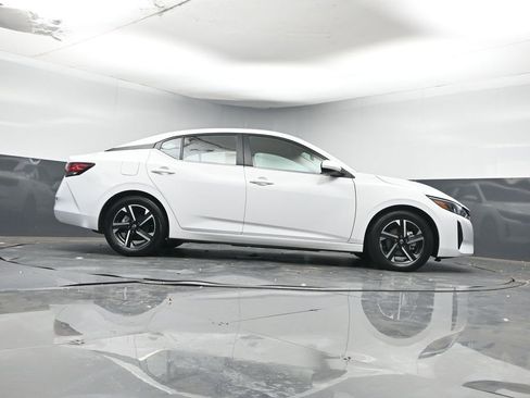 Used 2024 Nissan Sentra SV image 29