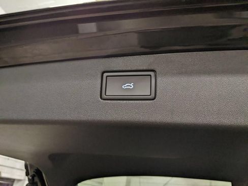 New 2026 Volkswagen Tiguan SE R-Line AWD/4WD image 30