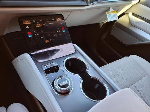 New 2026 Cadillac Vistiq Sport image 16