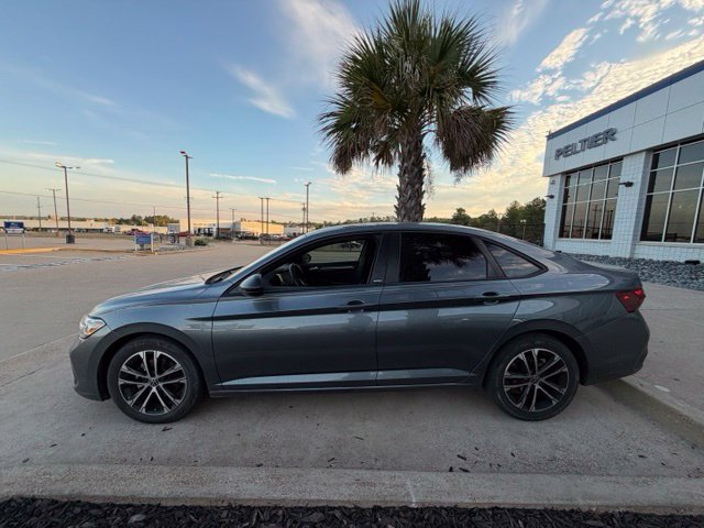 Used 2024 Volkswagen Jetta Sport FWD image 5