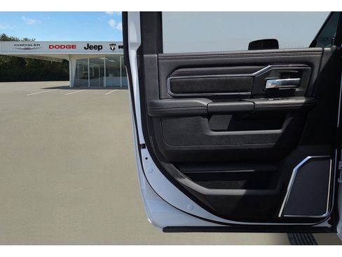 New 2026 RAM 2500 Laramie AWD/4WD image 22